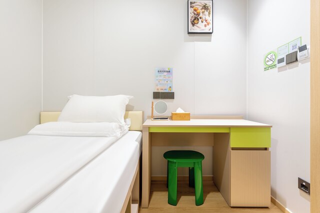 Lemon Hotel- New World Shopping Mall