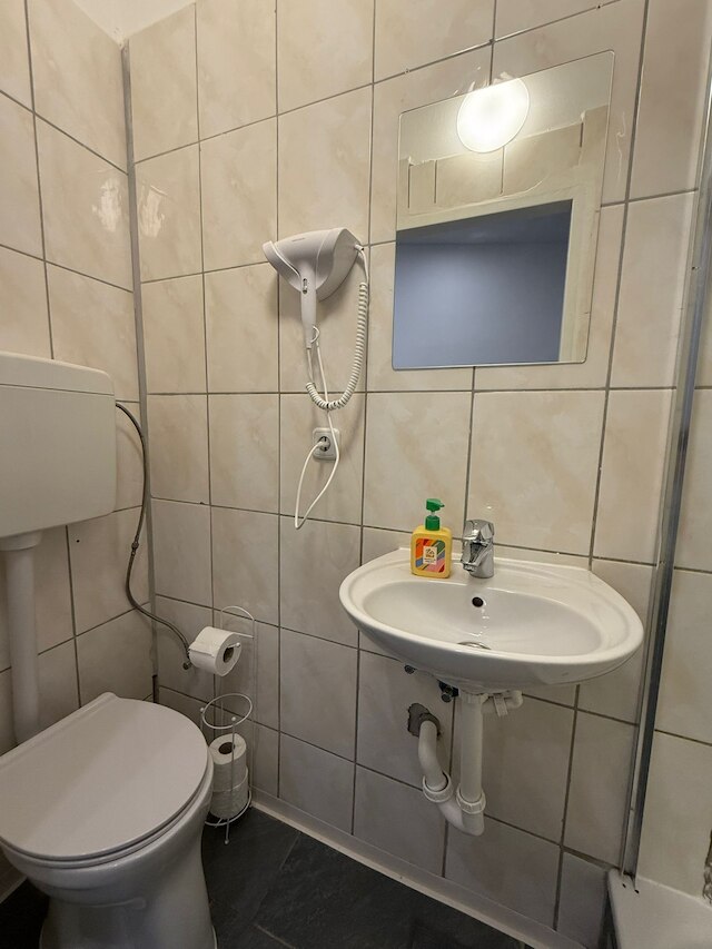 モダン 1ベッドルーム アパートメント クローズ トゥ ウエストバーンホフ