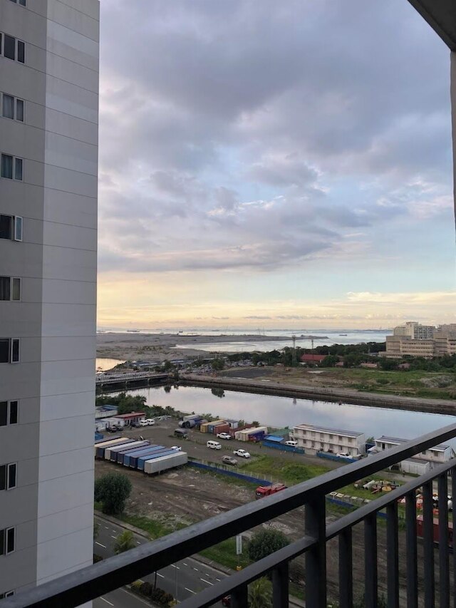 ショア 2 タワー 1 ユニット 1290