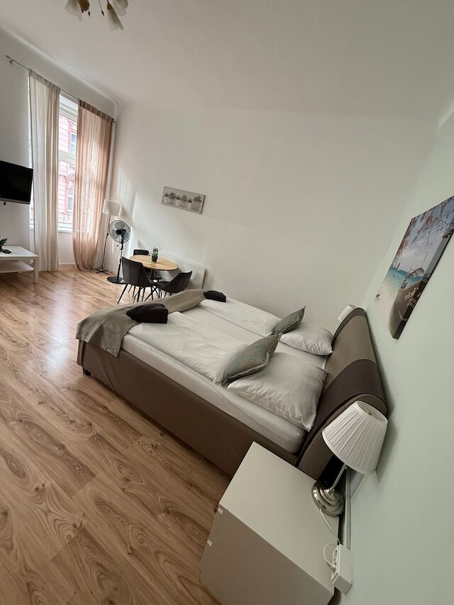 モダン 2ベッドルーム アパートメント ステップス フロム ウェストバーンホフ