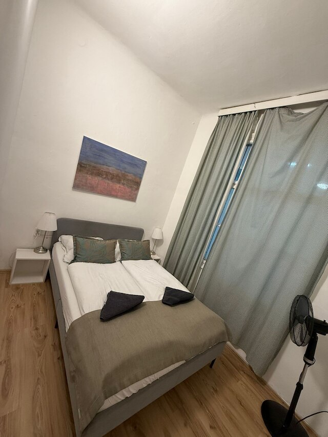 モダン 2ベッドルーム アパートメント ステップス フロム ウェストバーンホフ