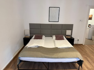 コンフィー 2ベッドルーム アパートメント ウェストバーンホフ エリア