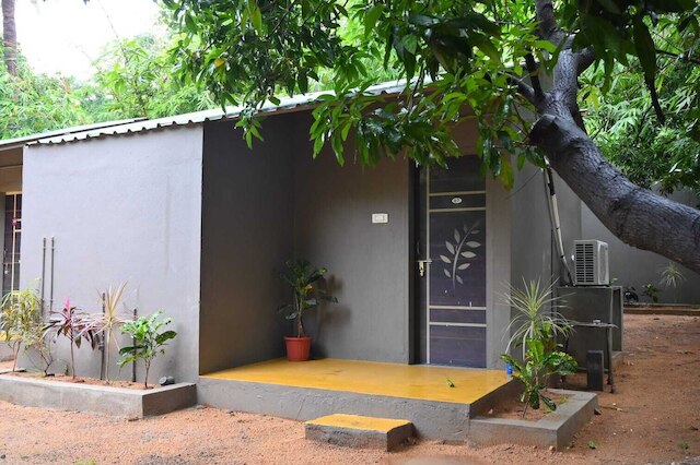 ウィスパリング ロックス ジャングル リゾート