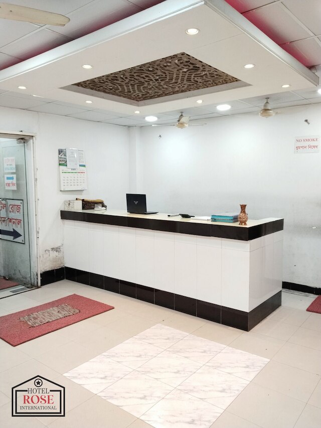 ホテル ローズ インターナショナル