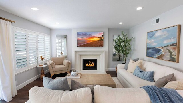 スパニッシュ インスパイアード ミッション ビエホ ホーム ウィズ コートヤード ファイアピット & バックヤード ダイニング カサ コルデロ by Avantstay