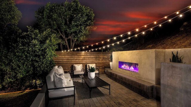 スパニッシュ インスパイアード ミッション ビエホ ホーム ウィズ コートヤード ファイアピット & バックヤード ダイニング カサ コルデロ by Avantstay