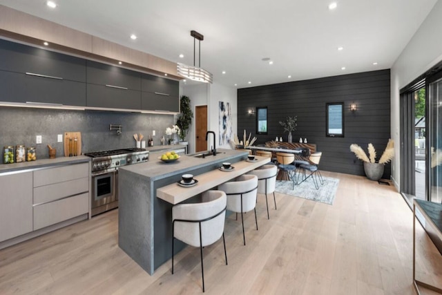 ファーリー コート - スタイリッシュ ヒルサイド レジデンス ウィズ スタニング ビューズ