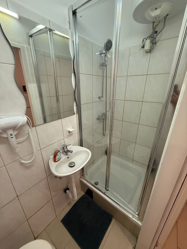 バジェット 1ベッドルーム アパートメント クローズ トゥ ウェストバーンホフ