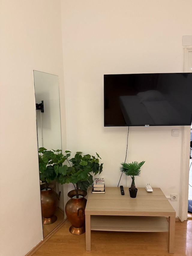 バジェット 1ベッドルーム アパートメント クローズ トゥ ウェストバーンホフ