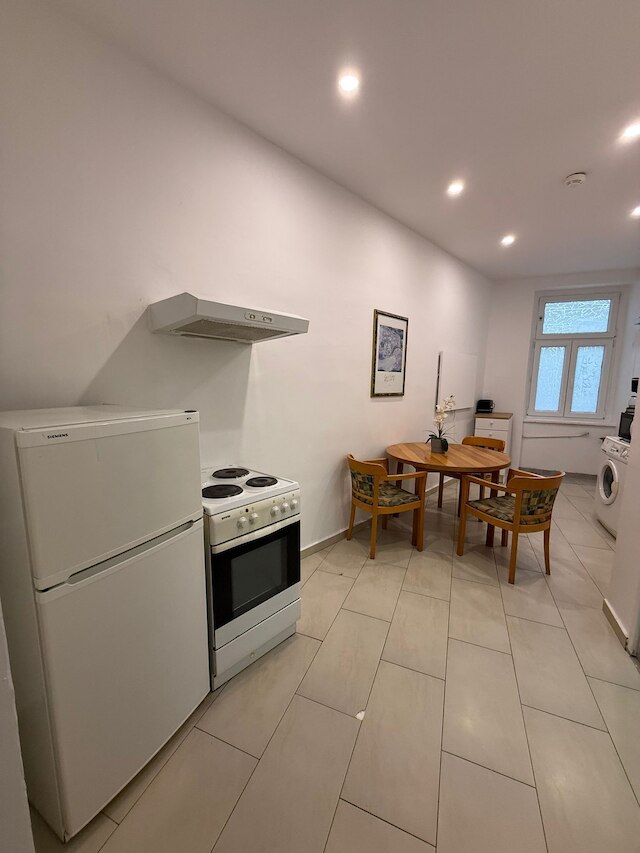 バジェット 1ベッドルーム アパートメント クローズ トゥ ウェストバーンホフ