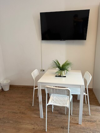 2ベッドルーム アパートメント 10ミン ウォーク トゥ ウェストバーンホフ