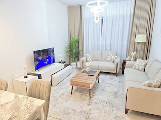 ラグジュアリー ブールバード 2ベッドルーム