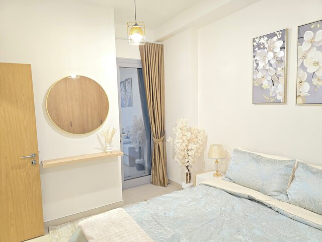 ラグジュアリー ブールバード 2ベッドルーム