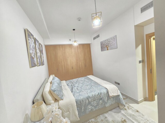 ラグジュアリー ブールバード 2ベッドルーム