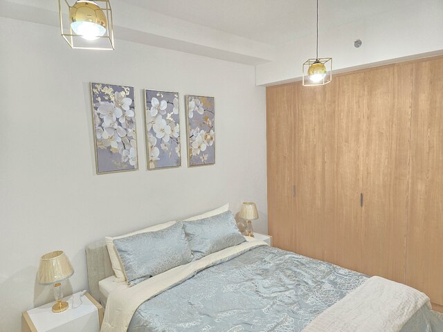 ラグジュアリー ブールバード 2ベッドルーム