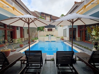 ナタシャ クタ ビーチ ホテル