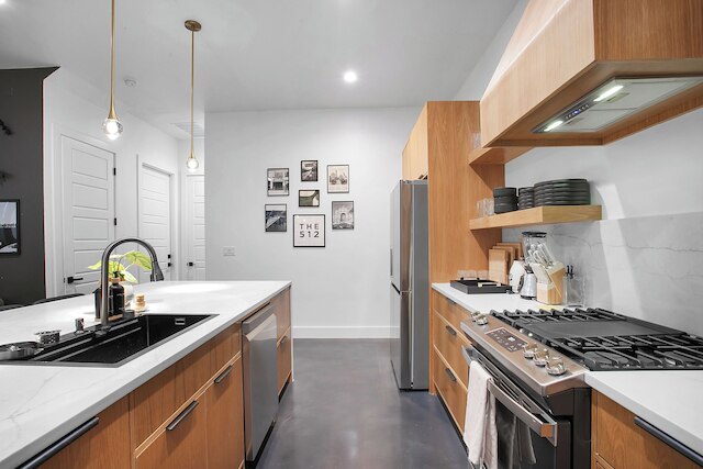 ATX South Lamar Creekside with Hot tub