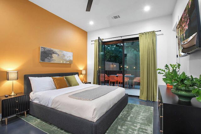 ATX South Lamar Creekside with Hot tub