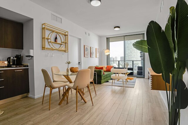 CBD Luxepad 2b2b With City Bay Views Gym Lounge