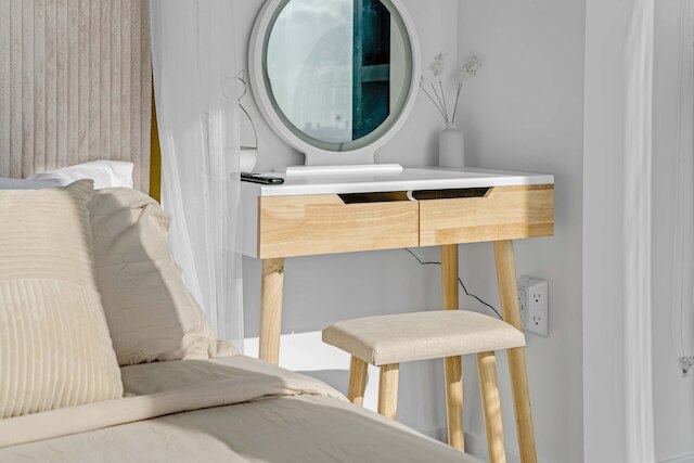 CBD Luxepad 2b2b With City Bay Views Gym Lounge