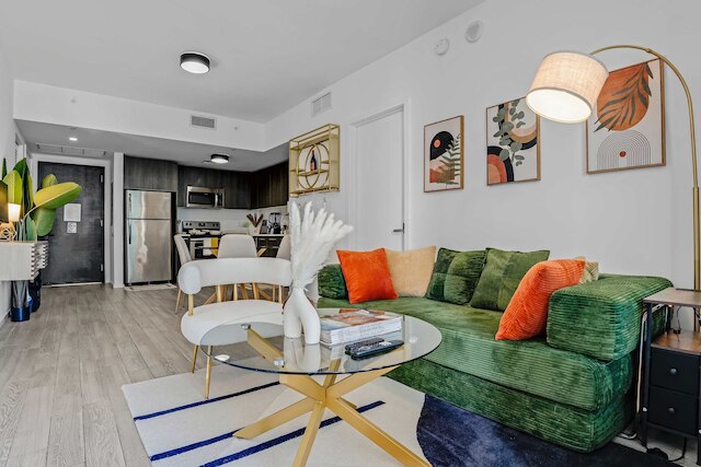 CBD Luxepad 2b2b With City Bay Views Gym Lounge