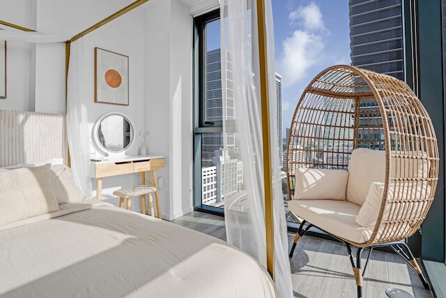 CBD Luxepad 2b2b With City Bay Views Gym Lounge