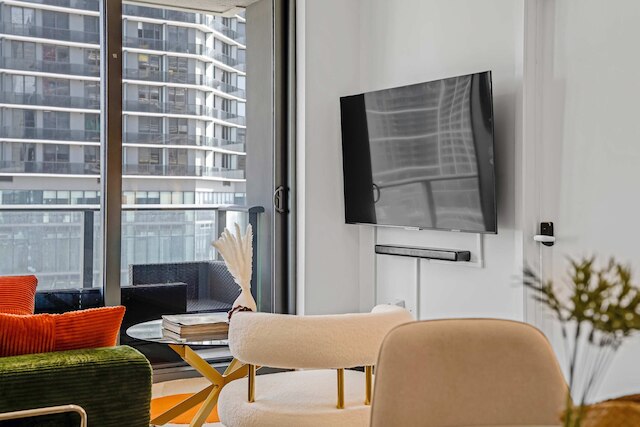 CBD Luxepad 2b2b With City Bay Views Gym Lounge