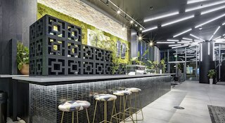 CBD Luxepad 2b2b With City Bay Views Gym Lounge