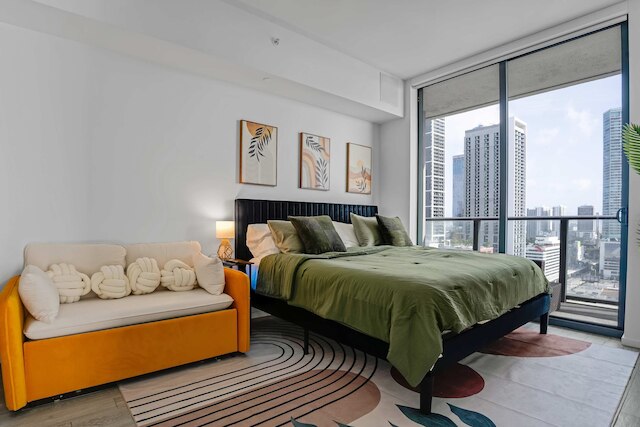 CBD Luxepad 2b2b With City Bay Views Gym Lounge