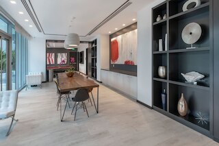 CBD Luxepad 1b1b With City Bay Views Gym Cinema