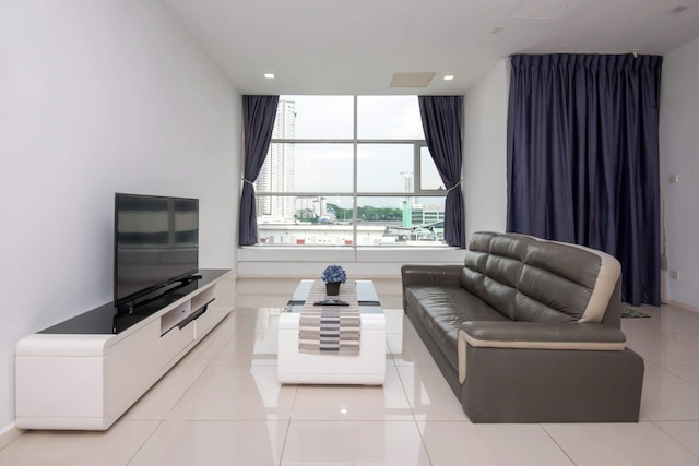 ブライト 2ベッドルーム スアサナ ステイ ニア JB セントラル CIQ