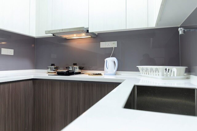 コージー JB スアサナ 15 スイート、シティ ビューズ