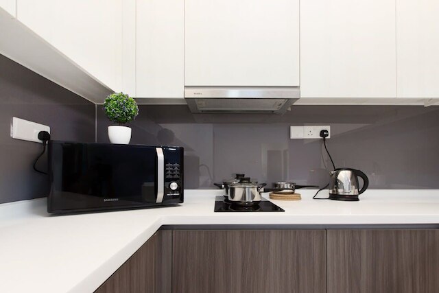 コージー & モダン スアサナ JB シティ スイート