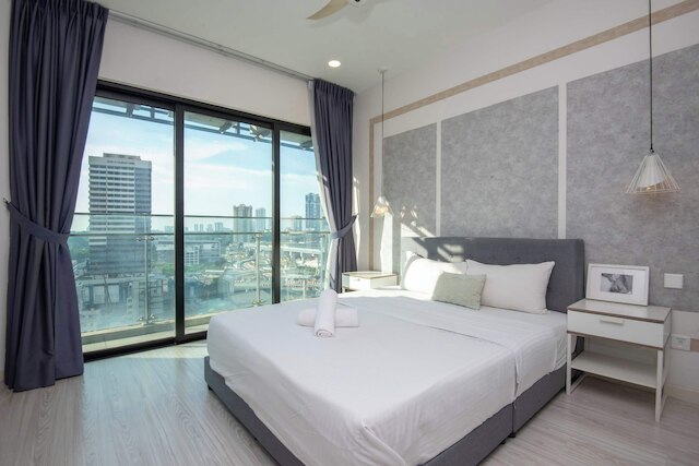 スペーシャス 2ベッドルーム スアサナ、ニア CIQ JB セントラル