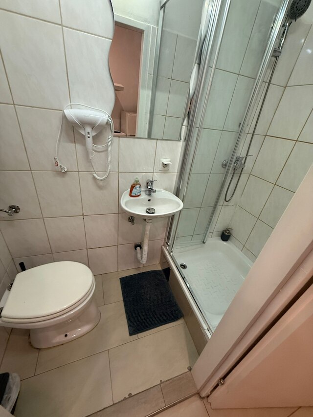 コージー 1 ベッドルーム アパートメント バジェット ステイ ウェストバーンホフ