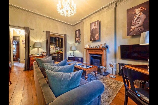 ホランド パーク クラシック ハイ シーリングス ラグジュアリー 2 ベッド