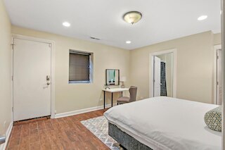 Upscale 4BR in Wicker Park - Damen 1R