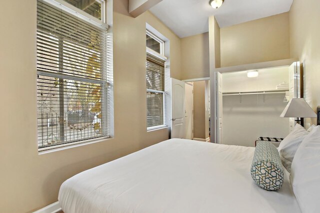 Upscale 4BR in Wicker Park - Damen 1R