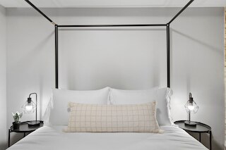 2BR Aesthetic Apt - Barry 37-GB