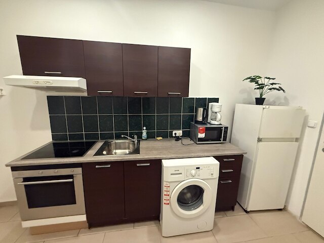 モダン 1 ベッドルーム アパートメント セントラル プライバシー