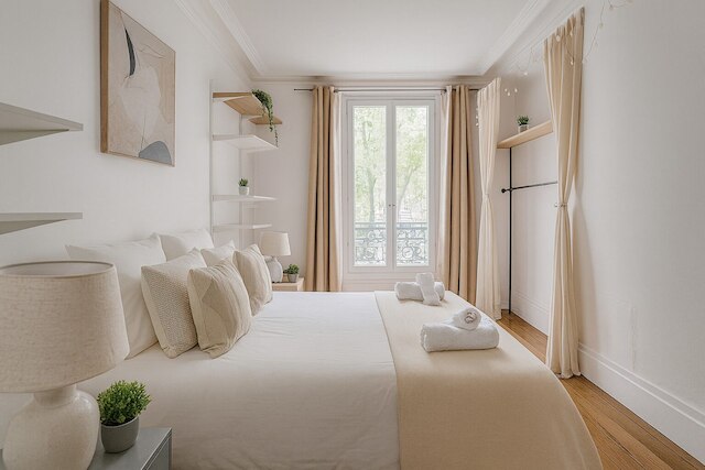 スパシュー アパルトマン ア モンマルトル