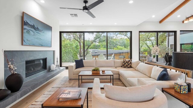 モダン オアシス ウィズ プール, ホットタブ, ルーフトップ デッキ & ホームシアター マリポサ リトリート バイ アバンステイ