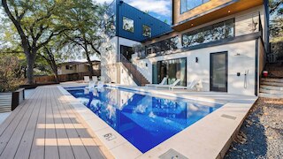 モダン オアシス ウィズ プール, ホットタブ, ルーフトップ デッキ & ホームシアター マリポサ リトリート バイ アバンステイ