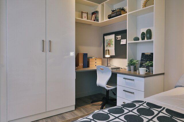 スチューデント オンリー ザ チャペル