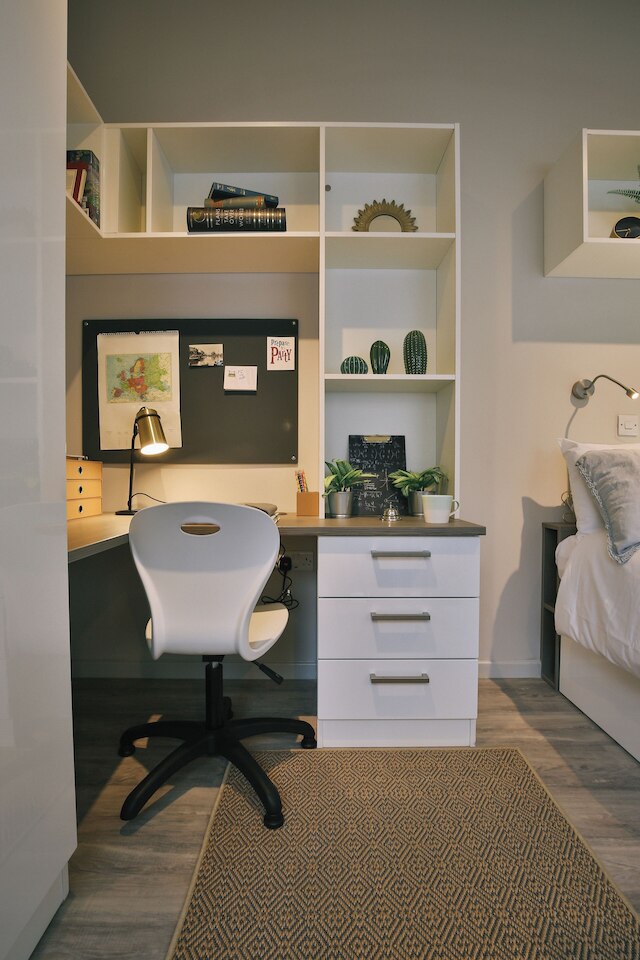 スチューデント オンリー ザ チャペル