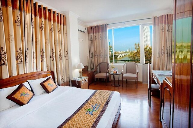 バンブー グリーン リバーサイド ホテル