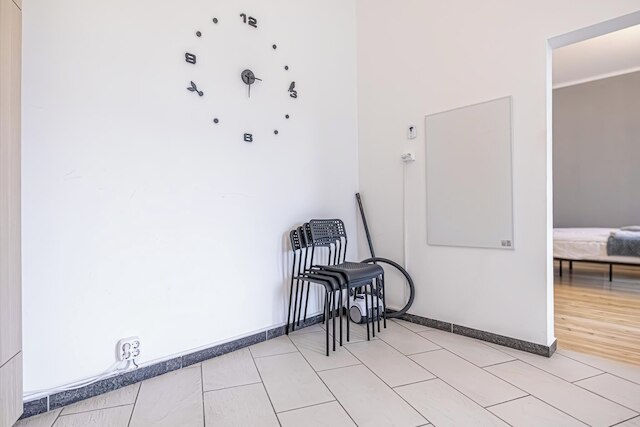 スペーシャス 1 ベッドルーム アパートメント ニア ドナウ