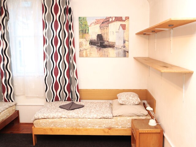 アパートメント & パーキング