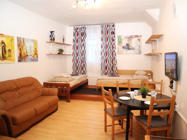 アパートメント & パーキング