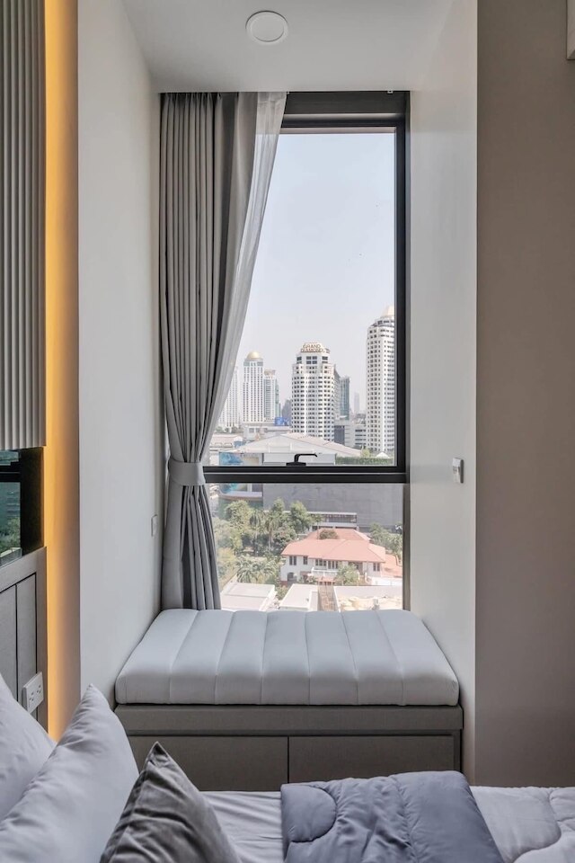 New City Condo in Central Bangkok ·